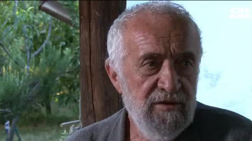 Христо Илиев - Чарли в поредицата "Умно село": "Животът е едно кратко гости"