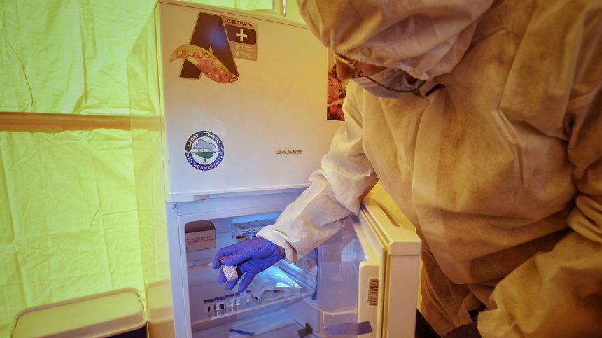 Здравната комисия заседава спешно, бърза да одобри дарения на ваксини