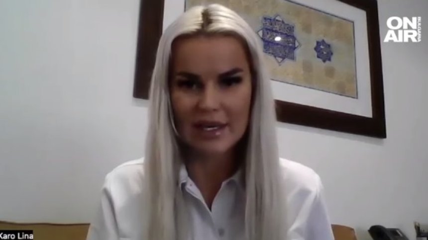 Сензацията Каролина Санкевич готви, глади и работи, сърфирайки на високи токчета