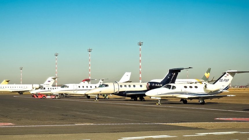 Нова възможност за бъдещи младоженци: Сватба в самолет