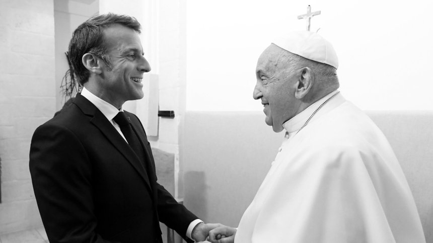 Световни лидери отдадоха почит на великия духовен водач папа Франциск