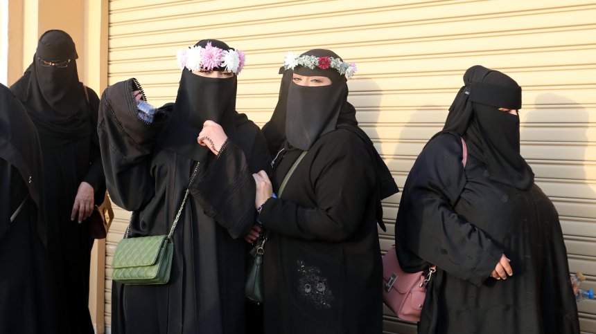 ОАЕ разреши съжителство без брак, край на "убийствата на честта"