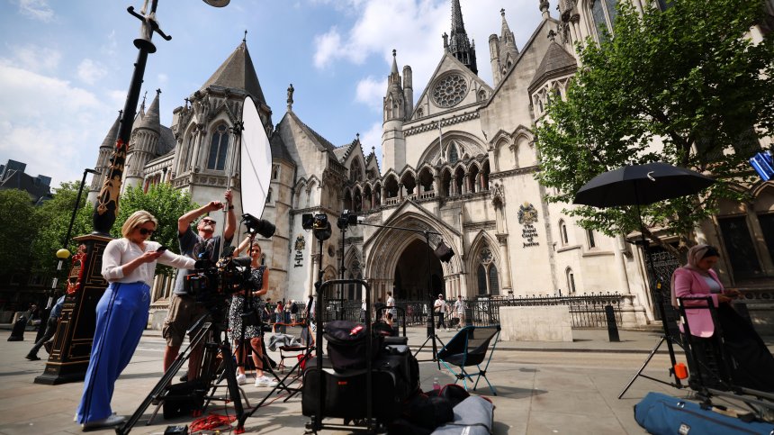 Мълчание от Бъкингам: Скандални разкрития разтърсват монархията