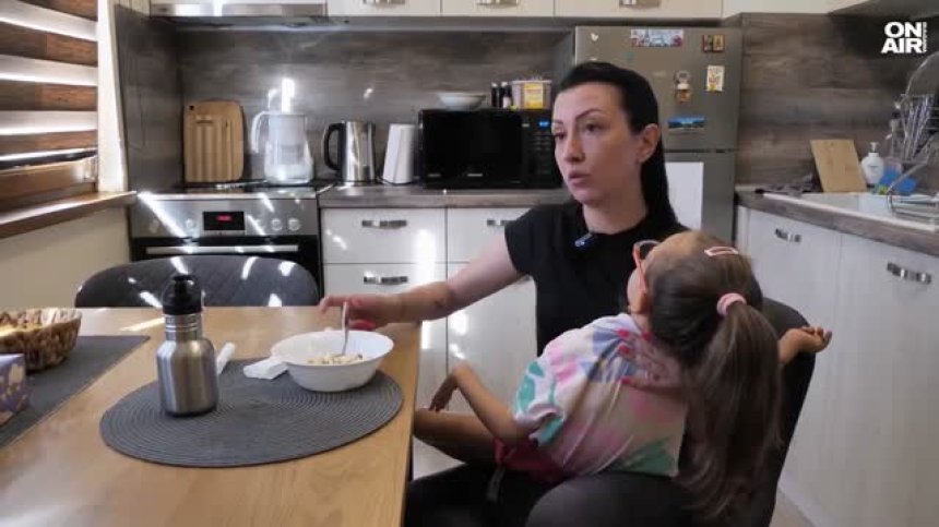 Зов за помощ: Малката Ева се нуждае от средства за лечение със стволови клетки