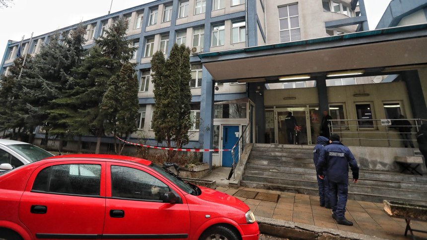 Мъж откри огън по полицейско управление в София