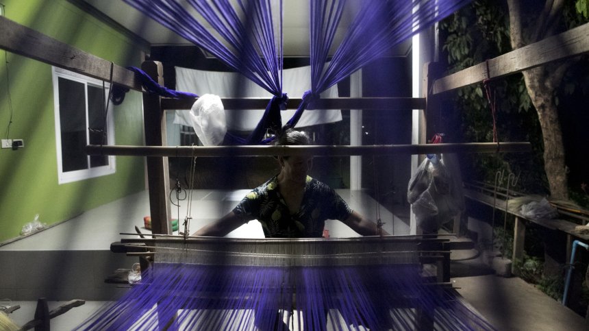 Когато становете мълчат: Тъкачи в Турция са без пари, не могат да си платят тока