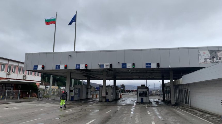 МОСВ следи за замърсяване в района на Калотина, след дерайлиралия влак с амоняк