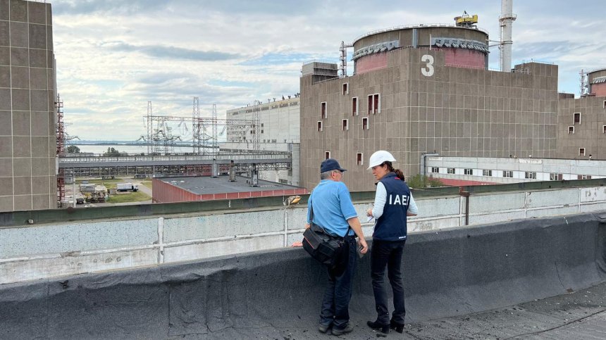 АЕЦ "Запорожие" остана без електрозахранване след руска ракетна атака