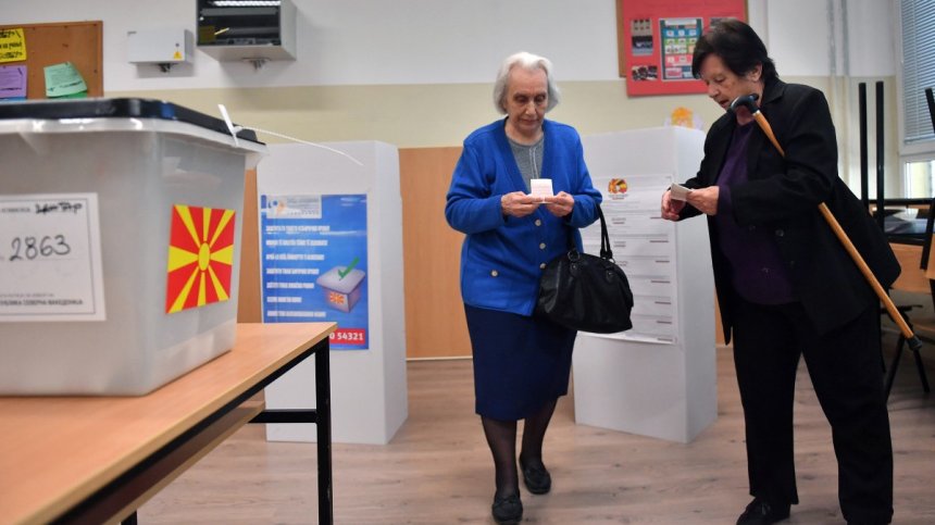 Северна Македония провежда предсрочни избори 