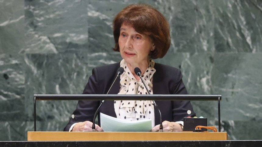 Гордана Силяновска призова за конституционни промени, но с отложено действие