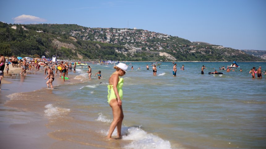 Спешни мерки за аварирал колектор по Черноморието, водата е чиста