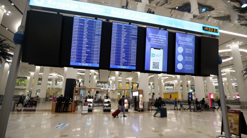 Международното летище на Дубай ограничава пристигащите полети