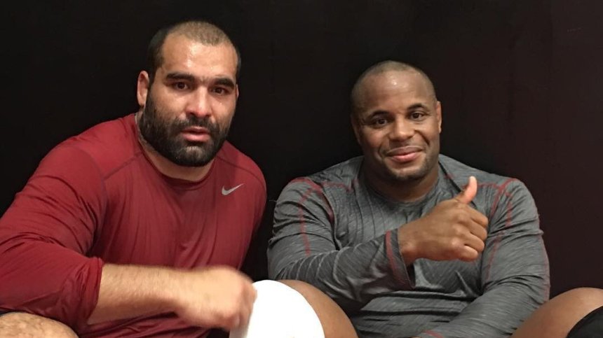 Багата отново тренира с шампиона в UFC Даниел Кормие