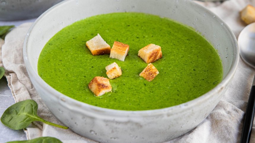 Супа от спанак и артишок за сваляне на килограми