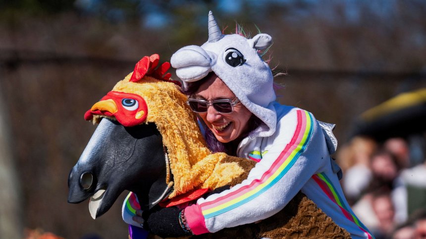 Ексцентрично празнично надбягване в Ню Орлиънс (СНИМКИ)