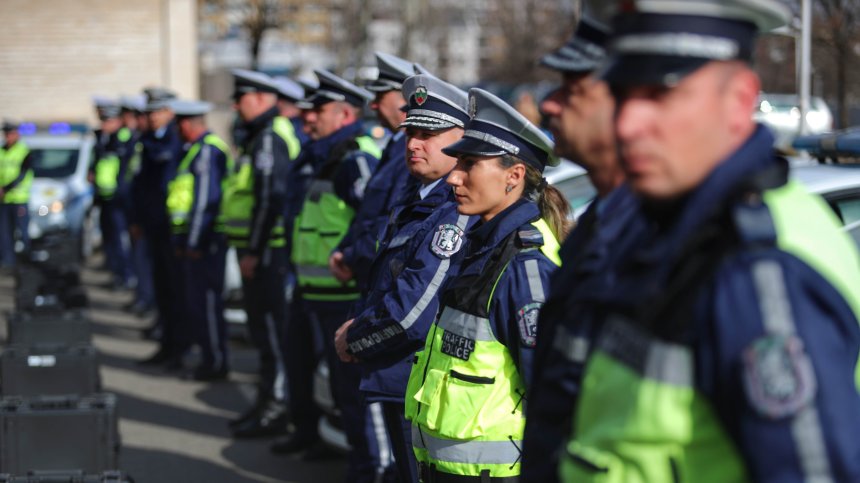 Засега спасиха 20-те заплати на полицаите при пенсиониране