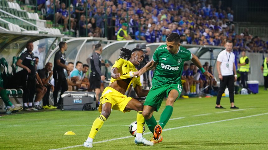 "Лудогорец" спря победната серията на "Левски" с гол в последните минути