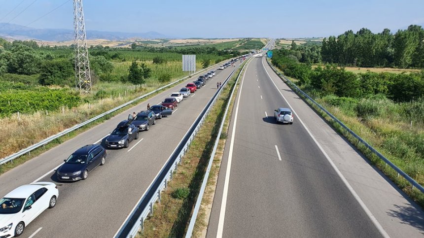 До 15 км стигна опашката на "Кулата", не използвайте обходни маршрути