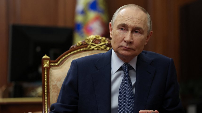 Владимир Путин поиска разговори "без камери", за да спре войната с Украйна