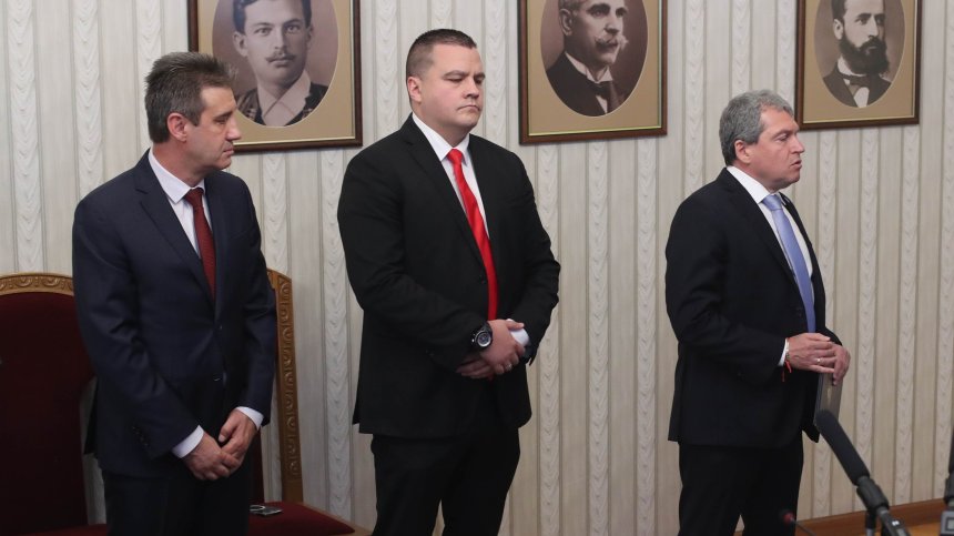 Мъчителен старт на преговорите за кабинет с мандат на "Има такъв народ"