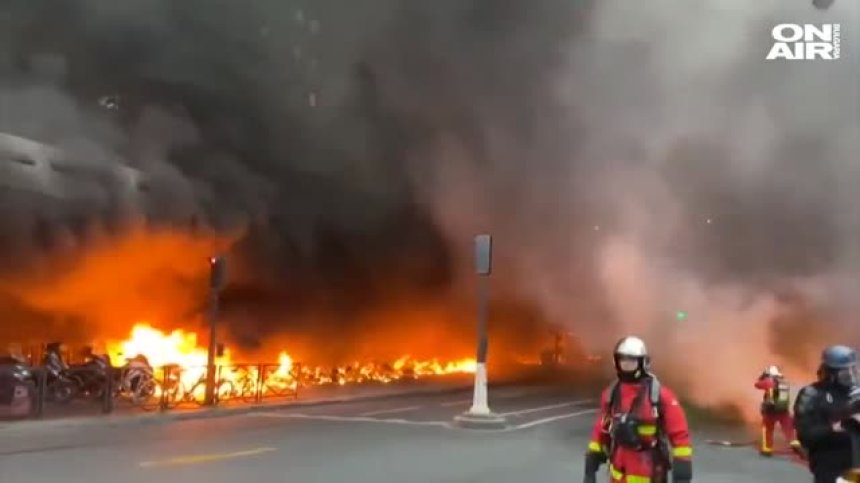 Евакуираха пътници заради пожар на Лионската гара в Париж