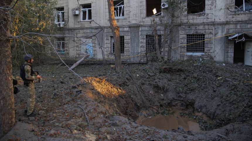 Русия нанася мощни удари в Херсонска област, над 20 бомби падат за денонощие