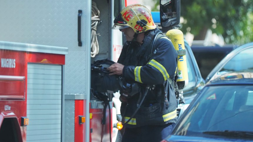 Къща изгоря в павликенското село Бутово, огънят тръгнал от печка на твърдо гориво