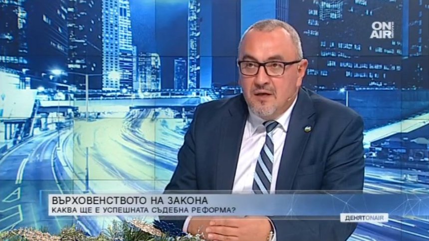 Иван Димитров, ДБ: "Зеленият сертификат" може да доведе до революция, но и до спасение