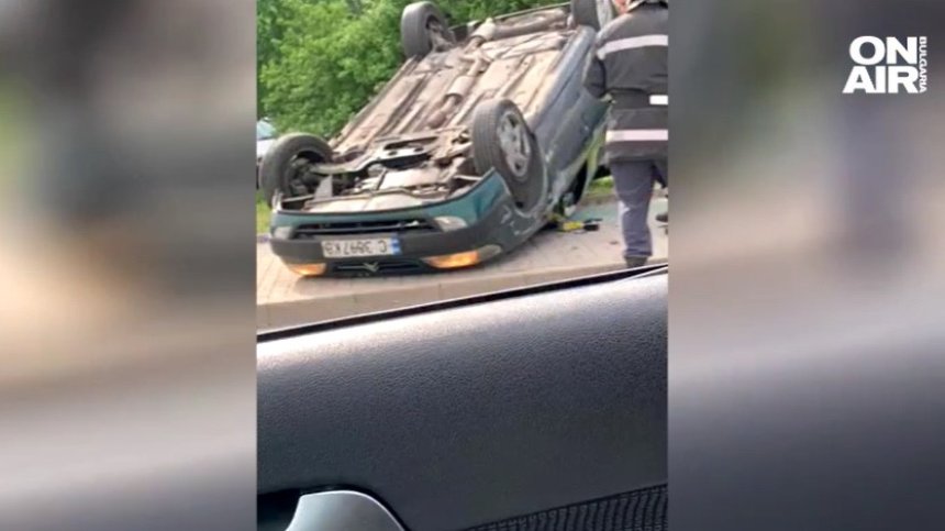 Верижна катастрофа блокира столичния бул. "Александър Малинов"