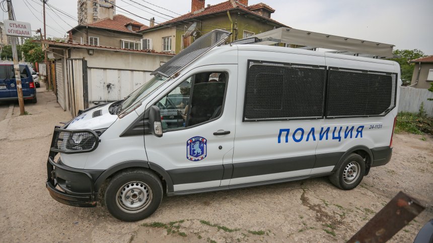 Откриха мъртво 19-годишно момче в двора на училище в пловдивското село Скутаре