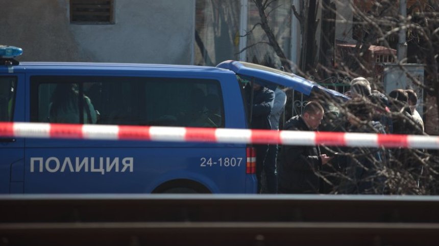 Задържаха шестима души с ОПГ за склоняване към разврат