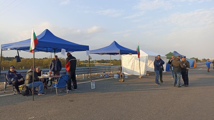 Край на протестите: Падна блокадата на АМ "Тракия"