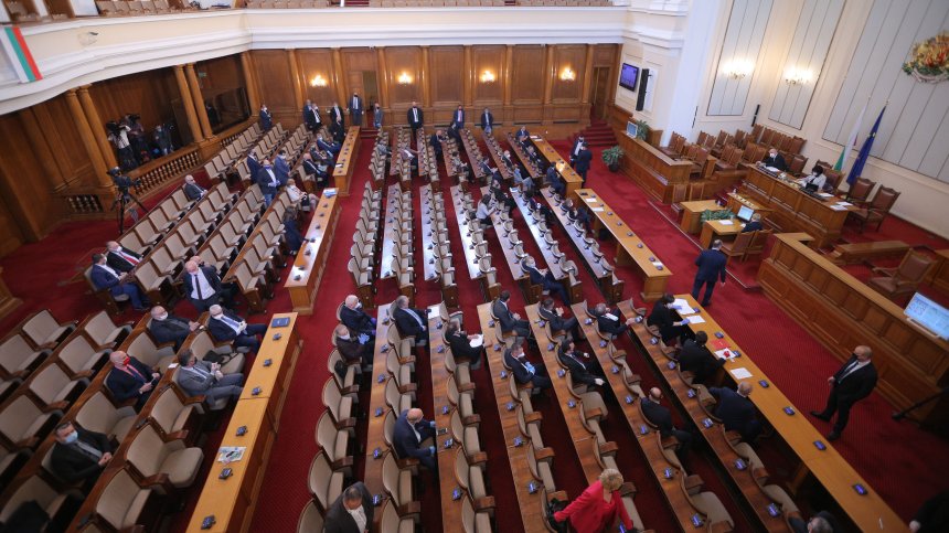 Защо кризата не успя да приземи голяма част от политиците ни