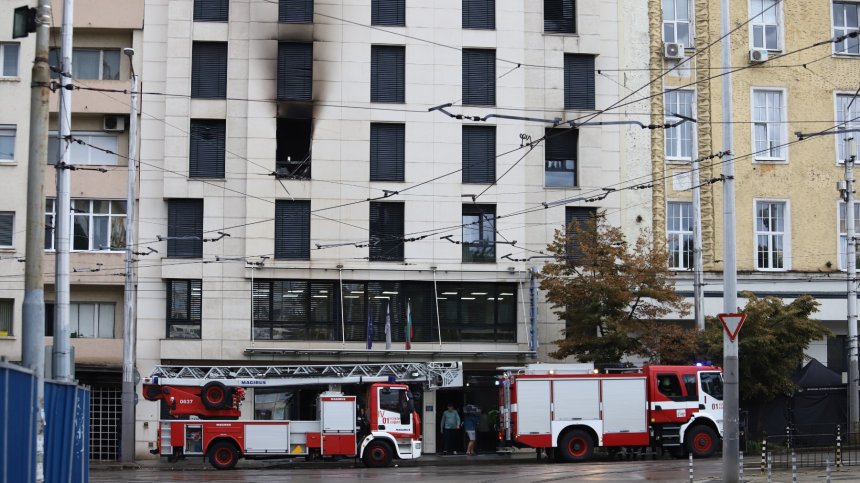 Жена е загинала при пожара в хотел на бул. "Христо Ботев" в София