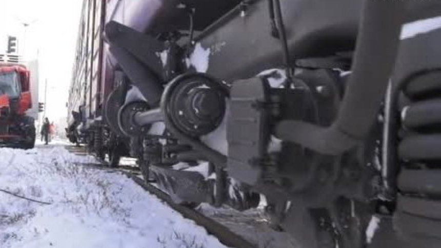 Два вагона дерайлираха на една от гарите в Перник