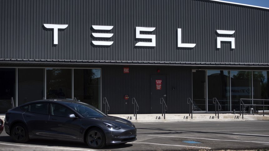 Tesla достави 308 600 автомобила и счупи предишния си тримесечен рекорд