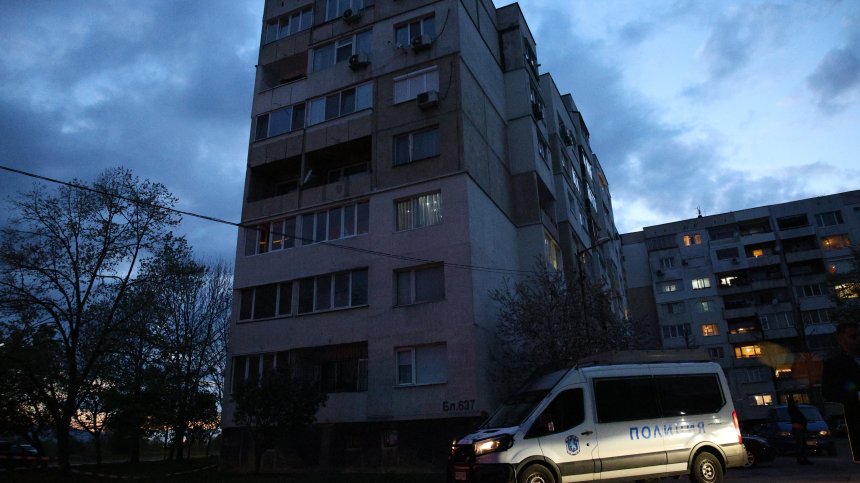 Барикадиралият се в "Люлин" - издирван от Интерпол, включиха снайперисти в акцията