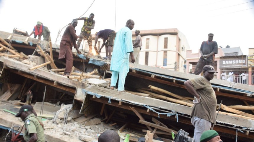 Седем души загинаха при срутване на сграда в Нигерия 