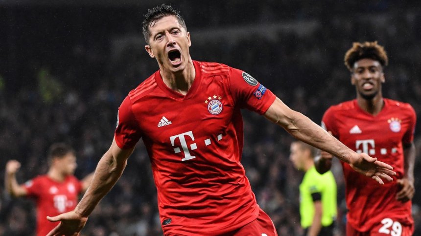 Левандовски - спортист на годината според AIPS