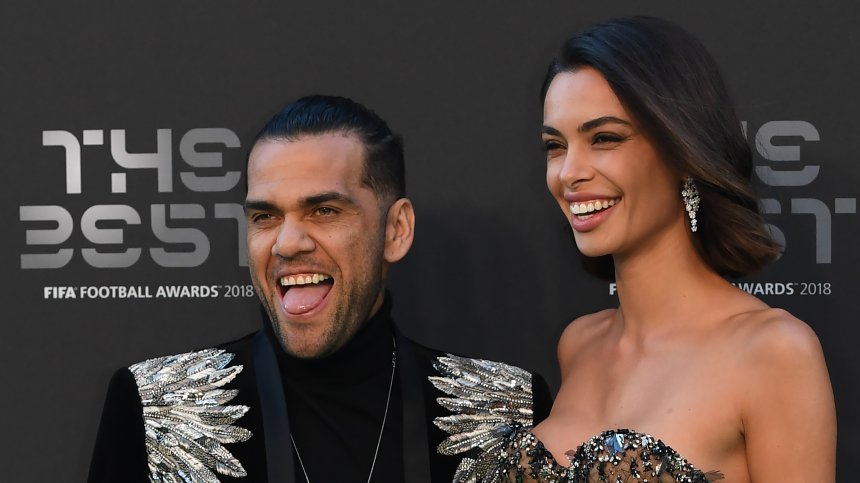 Съпругата на Алвеш обяви развода им с емоционална изповед: Затварям тази фаза от живота ми