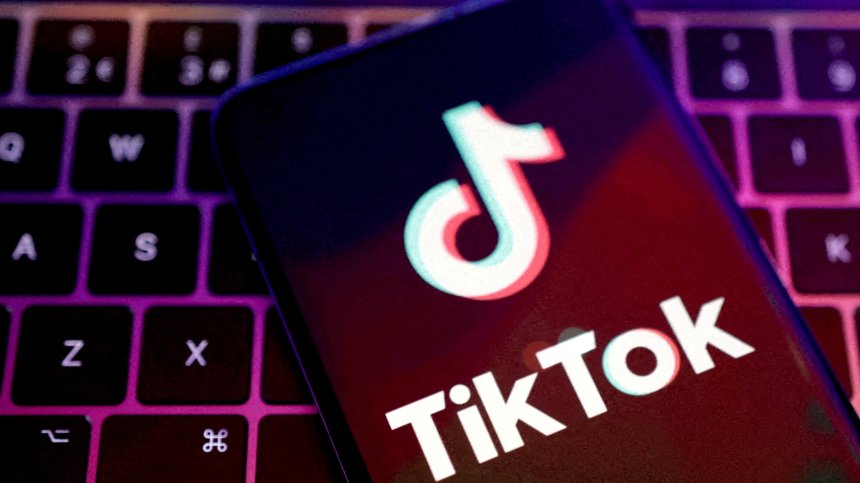 Обществото е тотално абдикирало от децата и грижата за тях 
