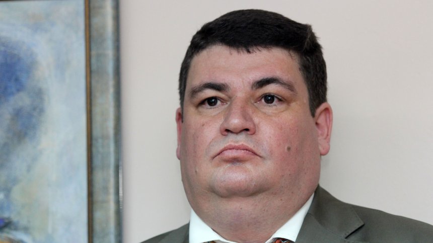 Мумджиев подаде оставката си след ареста му за сексуални намеци