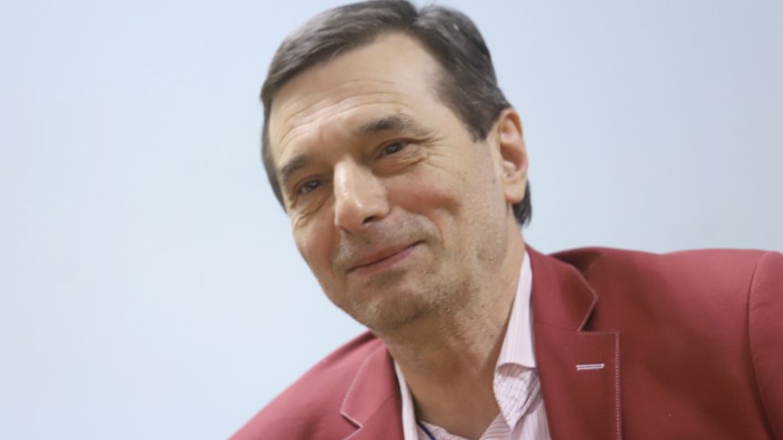 Еднократна помощ не решава нищо, трябват устойчиви решения, смята Димитър Манолов