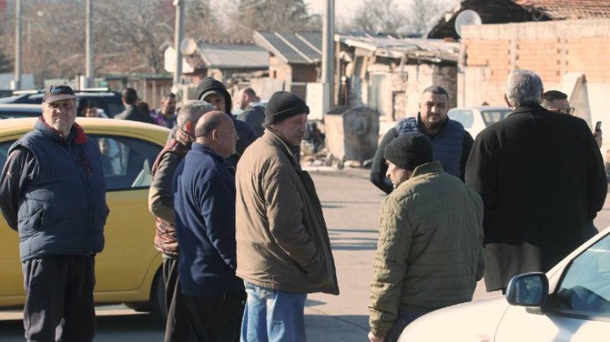 Столичният "Христо Ботев" на протест заради цените на тока: Не можем да си платим сметките