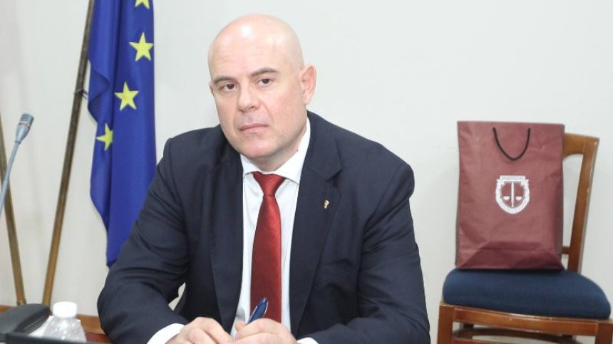 Милева за сигнала на Рашков срещу Гешев: Политическа атака, цената ще я платят гражданите