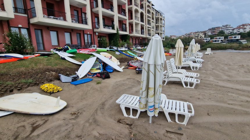 Кой какви помощи може да получи след потопа в Царево - АСП разяснява от врата на врата