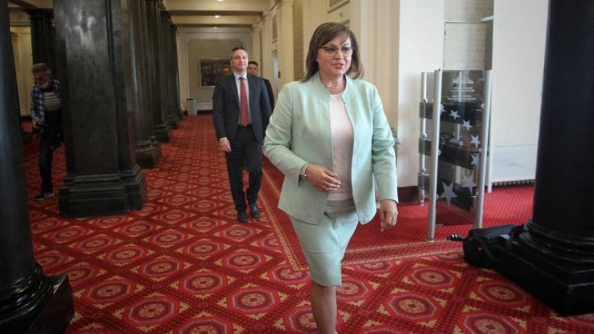 Нинова: Не срещаме разбиране, държим мандата заради актуализацията на бюджета
