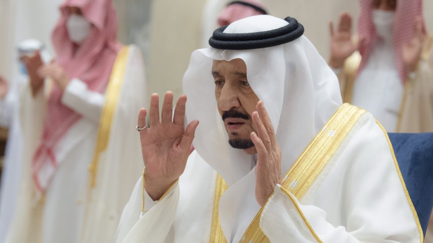 Разклатено ли е здравето на саудитския крал Салман? Отново е в болница