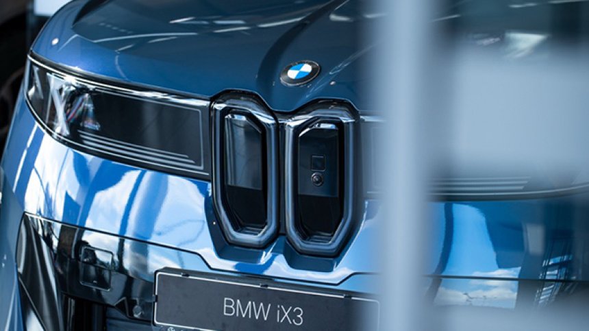 Първа среща с бъдещето: BMW iX3 вече в дилърствата на "М Кар Груп" в страната