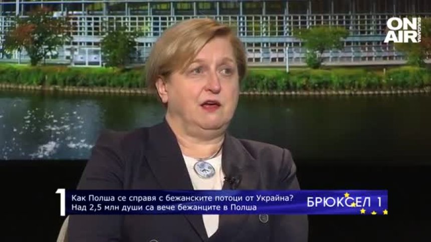 Анна Фотига: Много семейства, включително и моето, приемат бежанци от Украйна